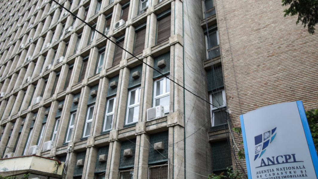 ANCPI oferă cadastru gratuit cetățenilor. Lucrările de înregistrare sunt finanțate prin programul PNCCF. Citește pe Digi Economic pentru a afla care sunt actele necesare.