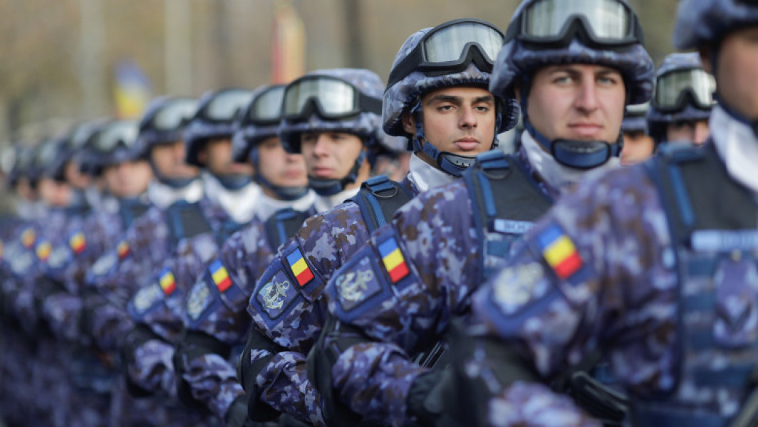 Președintele Klaus Iohannis solicită noi recruți pentru Armată în contextul unui proiect de lege privind stagiul militar voluntar ce urmează să ajungă în Parlament.