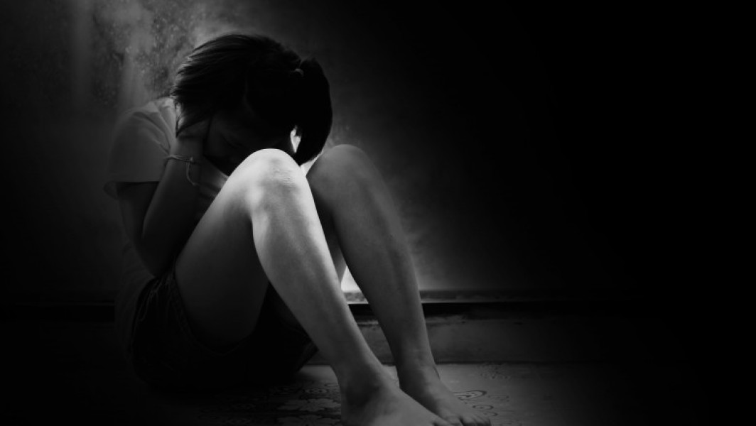 Profesorul în vârstă de 62 de ani a fost reţinut pentru viol, după ce ar fi avut o relaţie cu o elevă minoră din Bucureşti