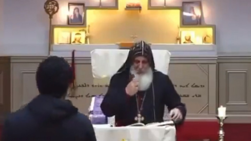 Episcop înjunghiat într-o biserică din Sydney: Slujba a fost transmisă online