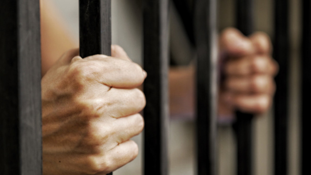 Patru infractori adusi inapoi in Romania dupa ce au fugit in alte tari europene