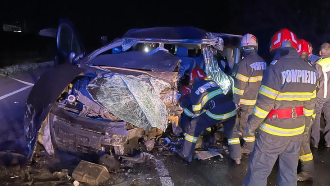 Accident rutier grav în județul Cluj: Trei bărbați au fost răniți într-o ciocnire între un autoturism și două dube