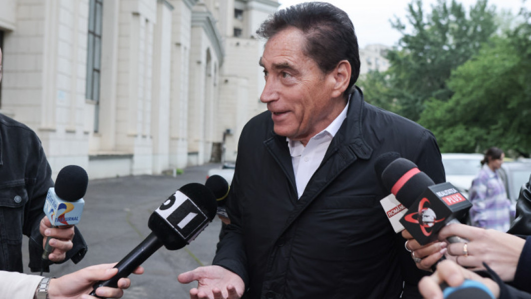 Fostul premier Petre Roman, adus la cunoștință cu acuzațiile în dosarul Mineriadei din 13-15 iunie 1990 la Parchetul General