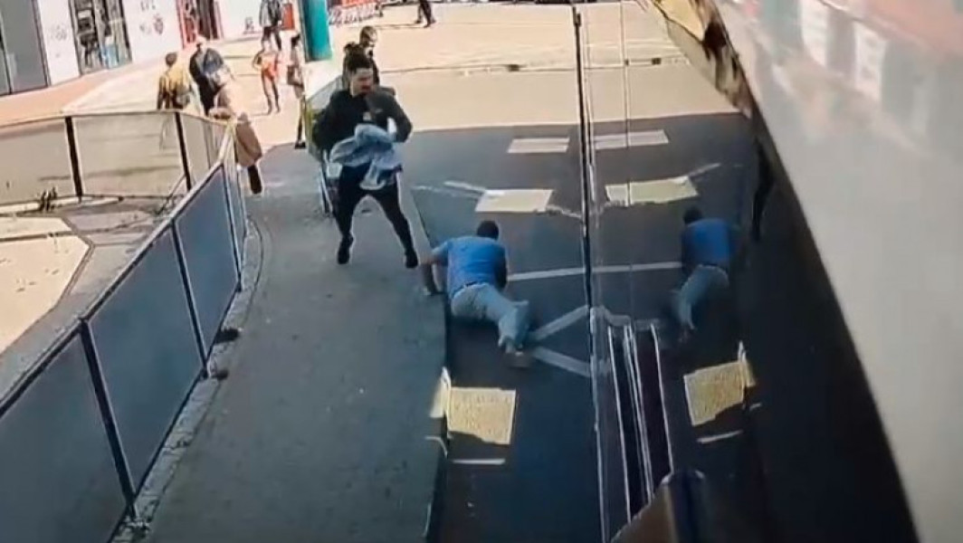 Şoferul autobuzului din Timişoara, lovit de pasager, a fost operat de urgenţă