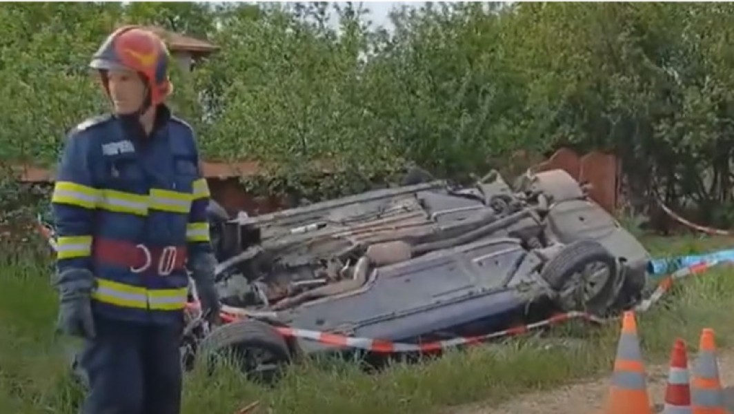 Doi adolescenți înviorători au pierit într-un accident grav de mașină din Argeș. Adolescentul își lua permisul prea curând și a condus imprudent"  "Adolescentul draguț și verișorul său mor în accident în Argeș, după ce șoferul își lua permisul său