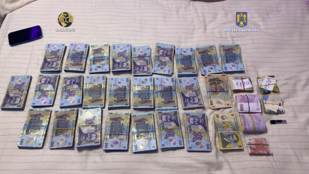 Galerie Foto 29.000 de colete cu droguri trimise în țară de o grupare care aducea materia primă din Asia și o prelucra într-o fabrică din Argeș