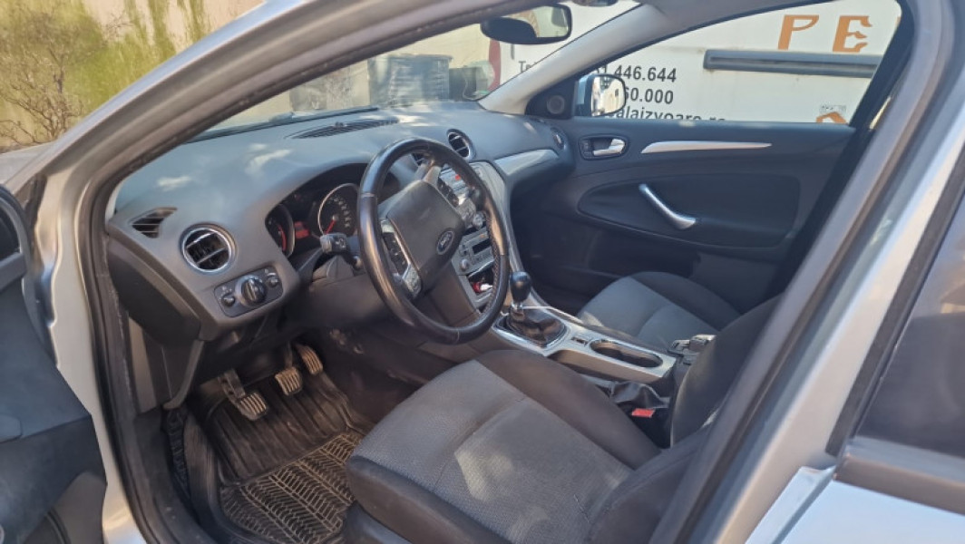 Galerie Foto ANAF vinde mașini și o motocicletă: Ford de la 2.000 de euro, Range Rover de la 7.000 de euro și altele