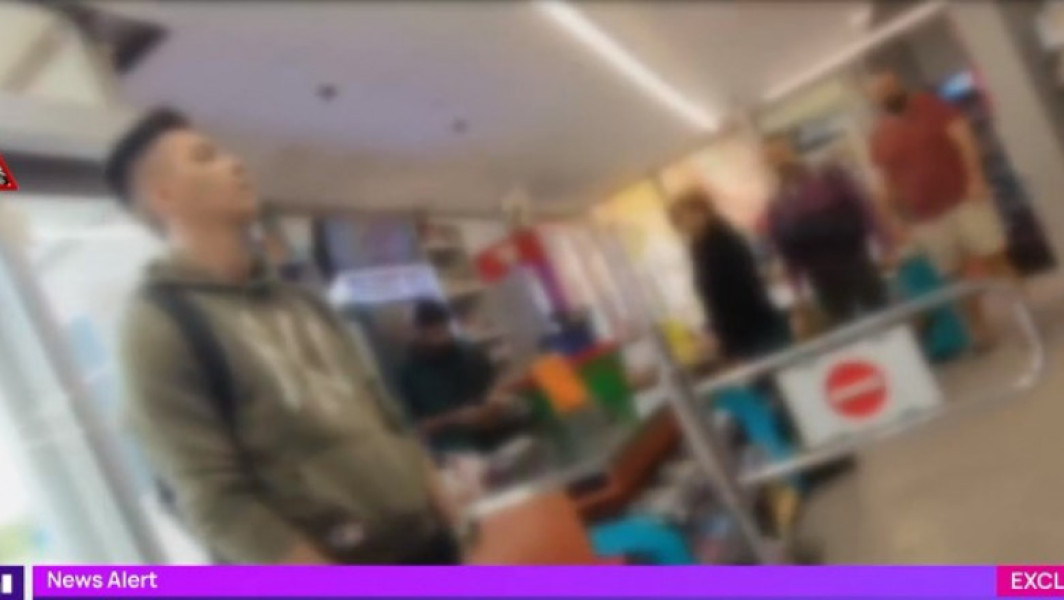 Acces refuzat pentru bărbatul nevăzător însoțit de câine ghid la intrarea într-un magazin din București