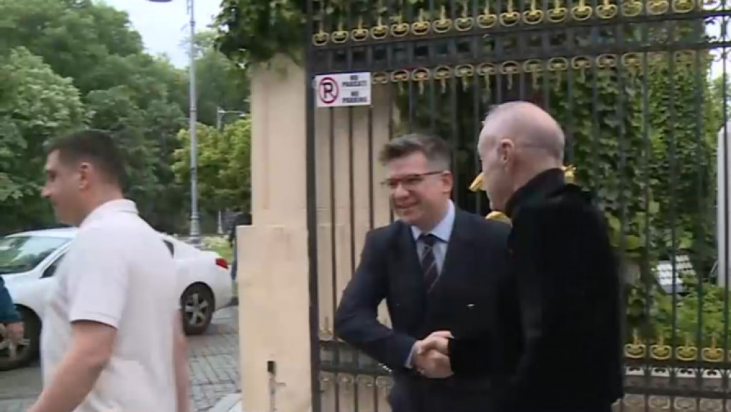 George Simion și Mihai Neamțu au cerut de la Gigi Becali 500.000 de euro pentru campania la europarlamentare. Finanțatorul FCSB pune condiții: "Să vedem dacă e legal să împrumutăm pentru Neamțu".