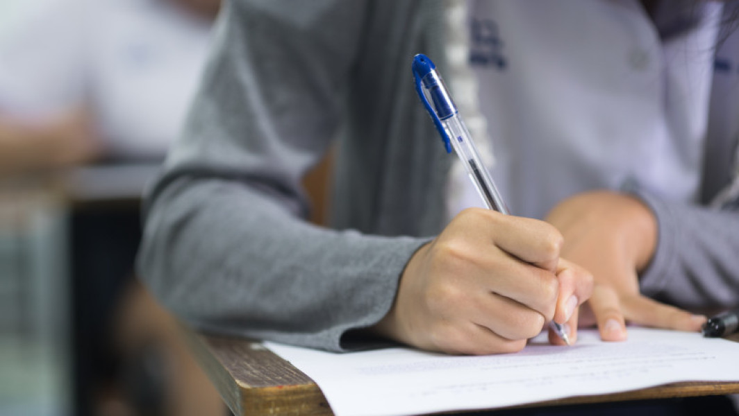 România, pe ultimul loc în UE la ponderea absolvenților de facultate