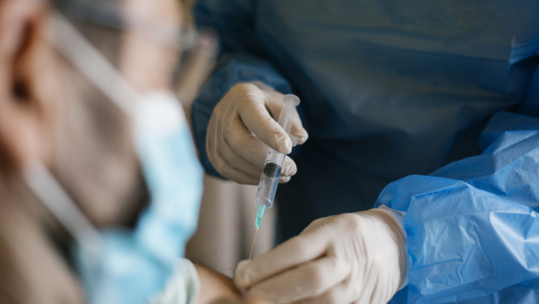 Profesorii Katalin Kariko şi Drew Weissman recompensați cu Premiul OMS pentru Sănătate Globală pentru descoperirea vaccinurilor anti-COVID-19 bazate pe ARN mesager. Au salvat vieți! Mediafax