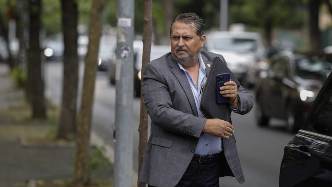 Denunțătorul generalilor SRI a dus la DNA înregistrări de pe telefoane. Ce a văzut omul de afaceri în biroul lui Dumitru Dumbravă