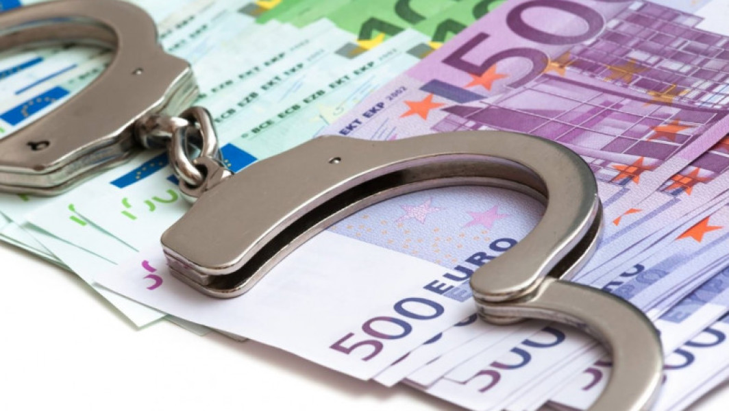 O femeie și-a mințit o prietenă că e grav bolnavă și i-a cerut 10.000 de euro, bani pe care nu i-a mai dat înapoi