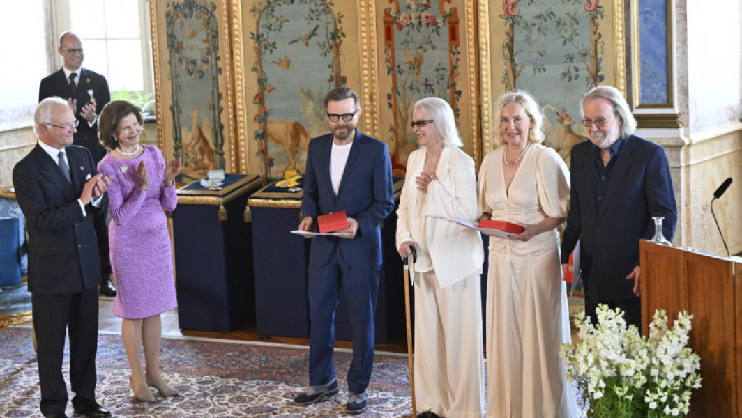 Galerie Foto Cei patru membri ai legendarei trupe ABBA au fost decorați de regele Suediei