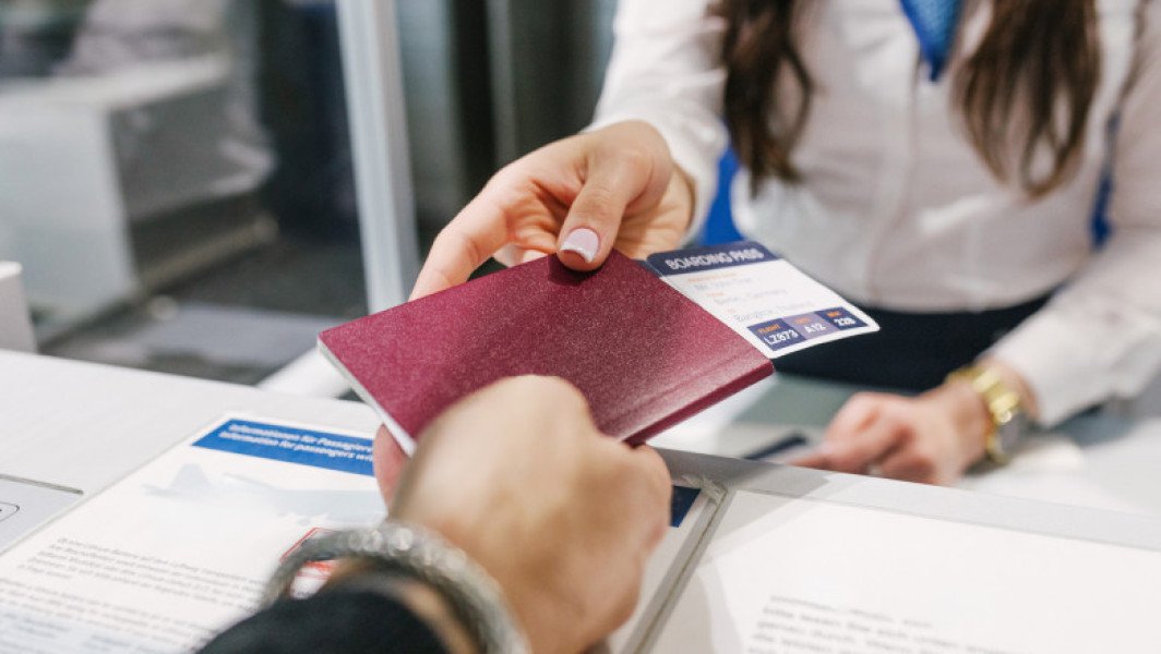 Călătoriile cu avionul vor fi și mai scumpe anul acesta. Principalele motive