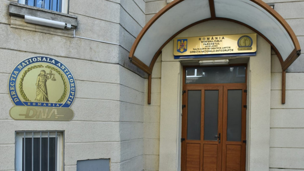 Șeful Biroului pentru Imigrări Caraș Severin, reținut în dosarul rețelei ilegle de migranți. DNA: Mita ajungea până la 22.000 de euro