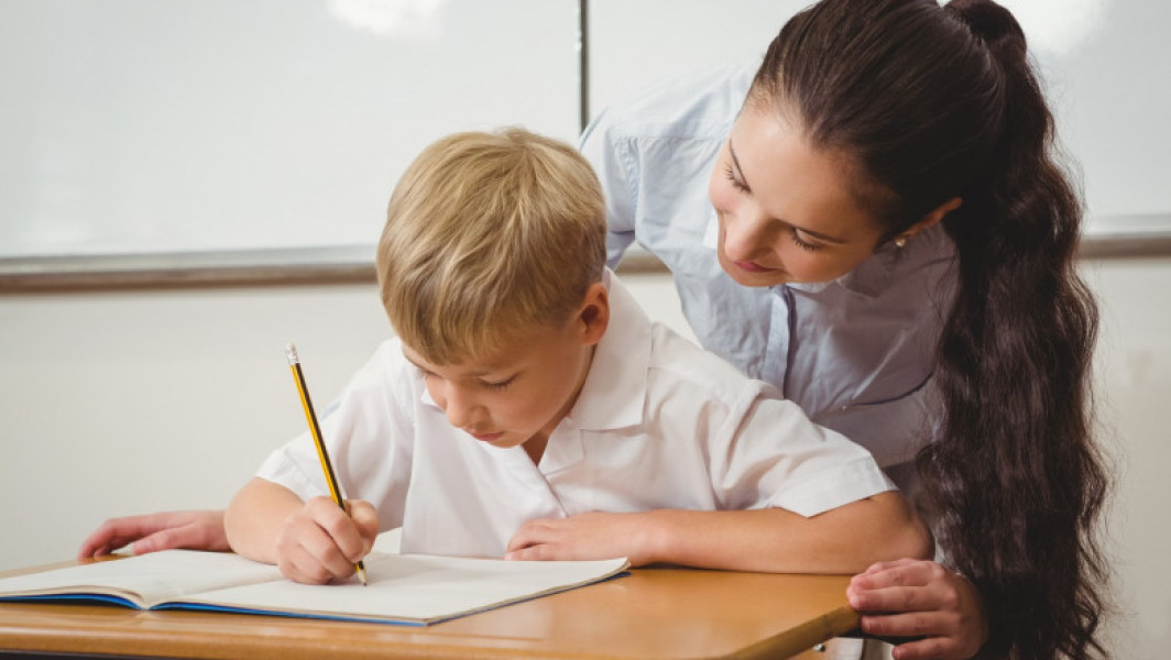 Miercuri, elevi și profesori vor avea zi liberă. Sărbătorim Ziua învățătorului pe 5 iunie!