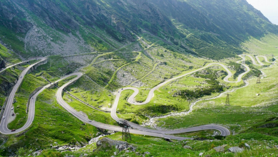Transfăgărășanul se deschide mâine dimineață