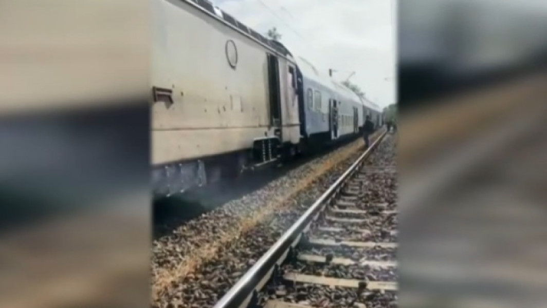 Două vagoane ale unui tren IR Craiova-București au deraiat. A fost activat Planul Roşu de Intervenţie. În tren erau 200 de pasageri