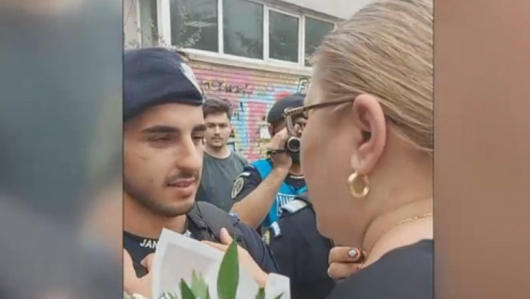 Diana Șoșoacă, scandal la o clădire cu buletine de vot