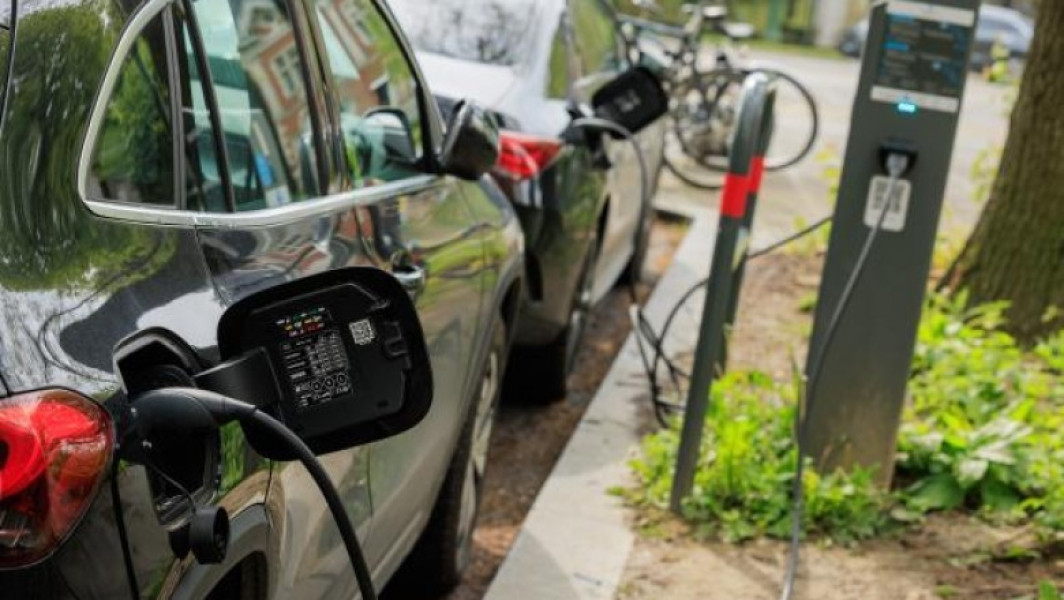 Comisia Europeană va impune tarife mai mari producătorilor chinezi de vehicule electrice