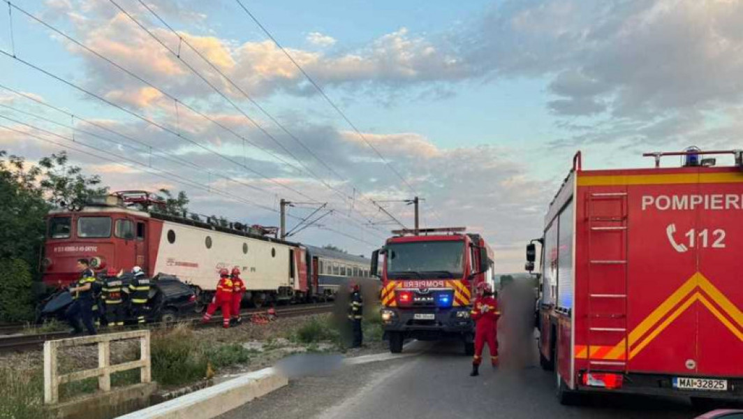 Accident tragic la Liteni: Un tânăr de 19 ani și-a pierdut viața după ce mașina sa a fost lovită de tren