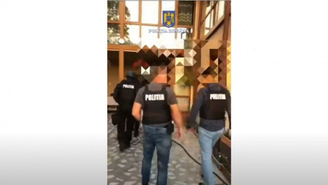 Percheziții în Prahova: Șapte persoane acuzate că au terorizat o femeie pentru a-i prelua locuința
