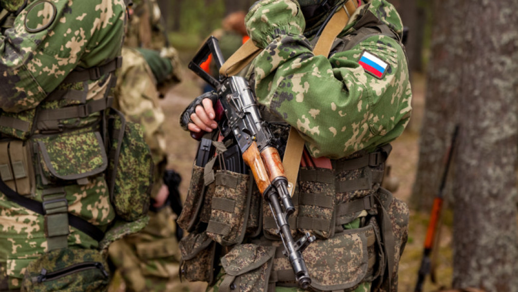 Creșterea numărului de crime comise de deținuți grațiați de Vladimir Putin provoacă neliniște în Rusia