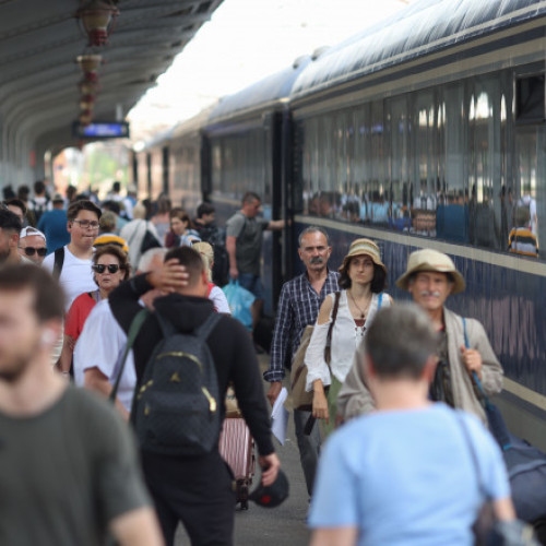 Trenul IR 1992 a Căătorit cu Intarziere din Cauza Vremei Neprietenoase