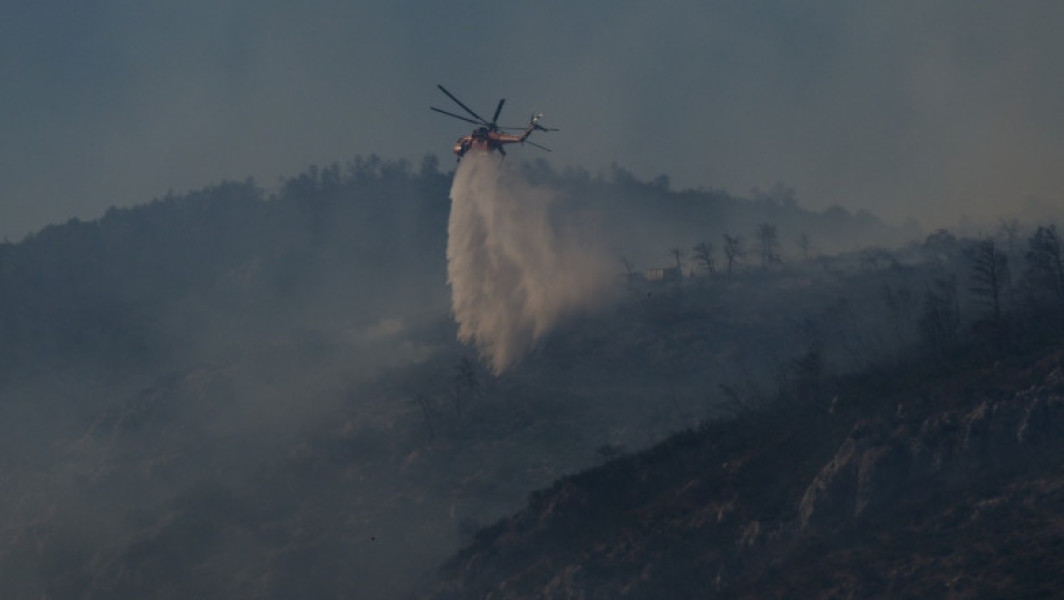 Incendiu de pădure pe Muntele Parnitha: autoritățile în alertă