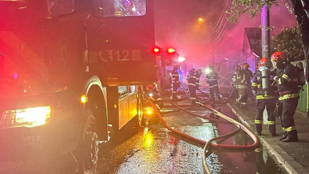 Incendiu în Sectorul 2 al Capitalei: Pompierii evacuează 26 de persoane