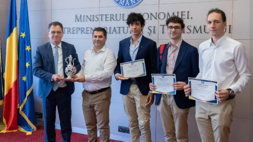 Ministrul Economiei a discutat despre viitorul aeronautic al României cu elevii câștigători ai competiției "International Science and Engineering Fair"