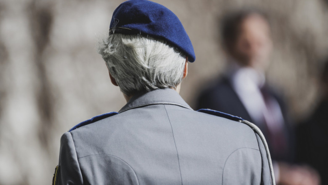 Femeile ar putea fi incluse in serviciul militar obligatoriu in Germania, sugereaza un oficial de varf
